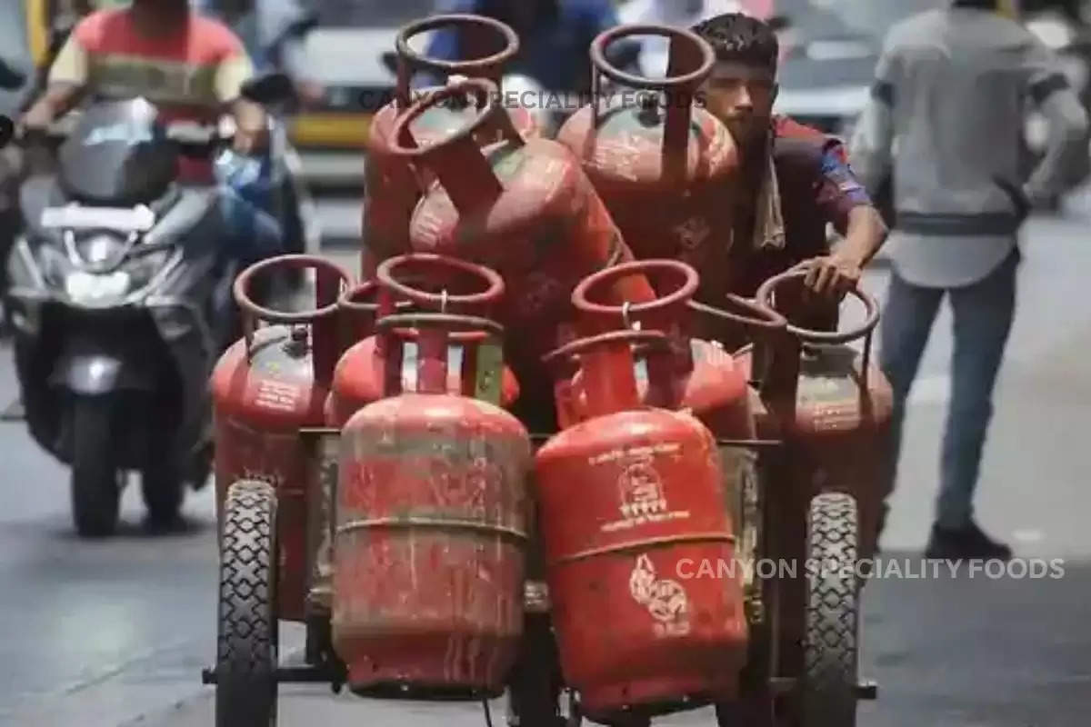 lpg-subsidy-300-rs-extend-for-ujjwala-beneficiaries