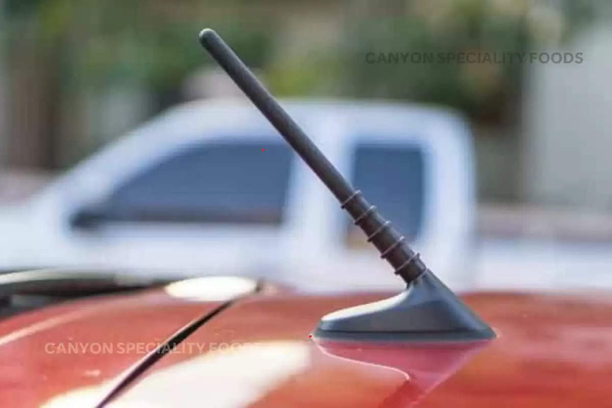 car mein antenna kyon laga hota hai