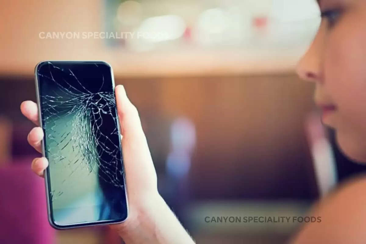 Risk of using of cracked screen phone