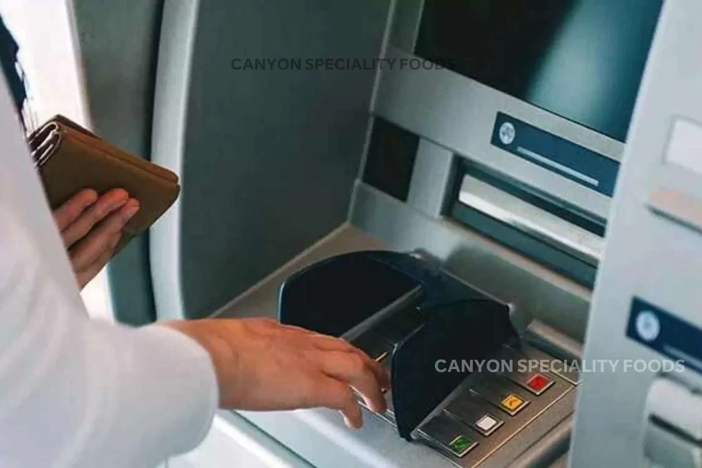 ATM से पैसे निकलते समय, इन 5 बातों का रखें ध्यान, वरना खाली होगा बैंक अकाउंट