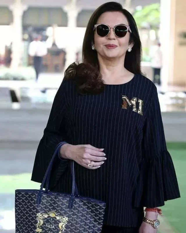 nita-ambani-owns-a-luxurious-cle-de-cartier