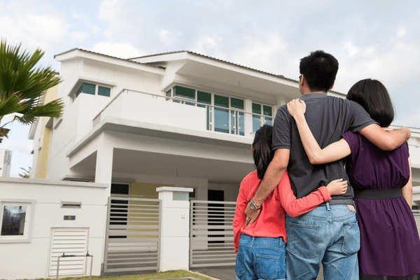 parents-kid-standing-front-dream