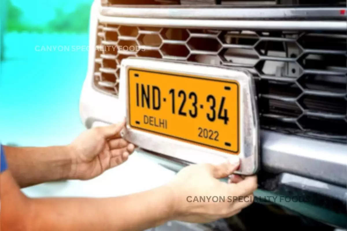 Red number plate, Green number plate, Blue number plate, Number plate with an upward-pointing arrow, Red number plate with India’s Emblem, White number plate, Yellow number plate, Black number plate, who can have red number plate in india,